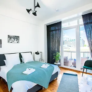  Apartment Family-friendly Waterfront Loft, 3 Bedrooms, 130 M2